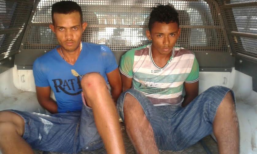 Polícia Militar prende dupla com arma e moto roubada no centro de Rio Branco