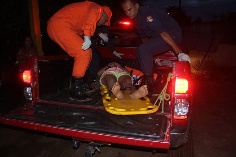 O carro dos Bombeiros socorreu as vítimas/Foto: ContilNet