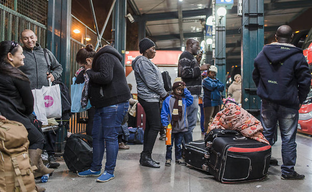 Fugindo da crise que se instalou no Brasil, milhares de haitianos migram para o Chile