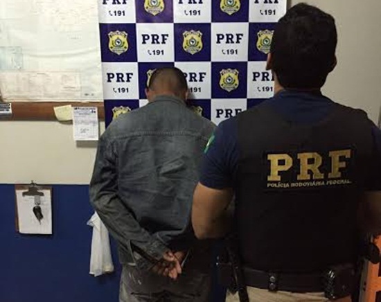 Foragido da Justiça é preso pela Polícia Rodoviária Federal, em Rio Branco
