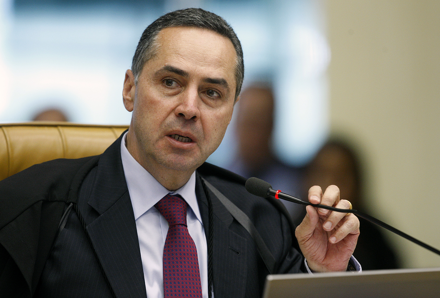 Ministro defende fim ou redução do foro privilegiado