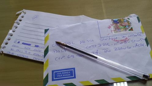Com bloqueio do WhatsApp, padre sugere que acreanos enviem cartas a familiares e amigos