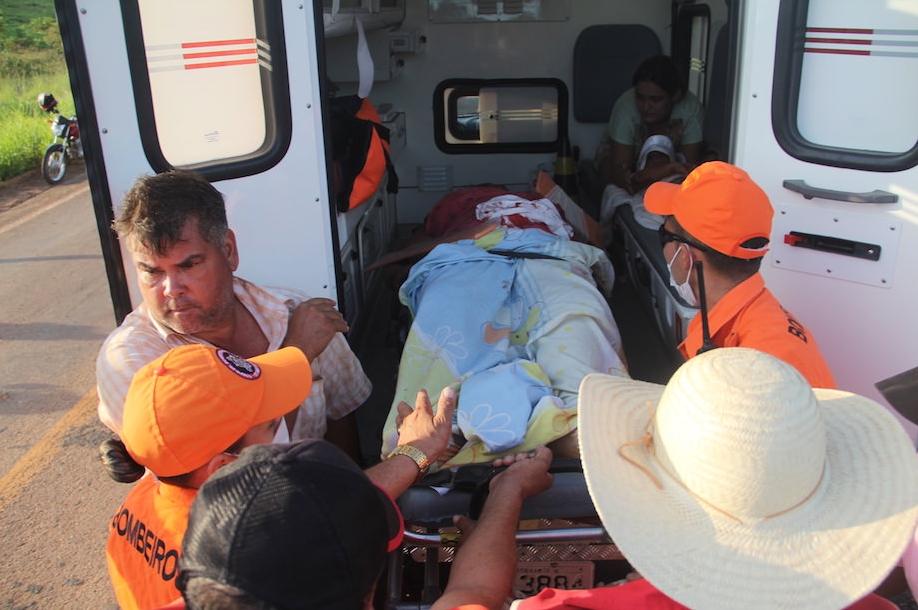 Grave acidente de trânsito na BR 317 deixa duas mulheres e uma criança feridas
