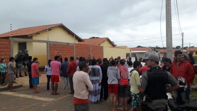 As famílias foram retiradas pela polícia militar
