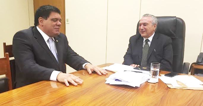Escolha dos nomes para assumir cargos federais no AC depende da bancada acreana, diz colunista