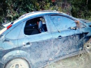 Carro capotou várias vezes 