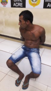 O delegado que ouvirá o acusado, informou que ele responderá por porte ilegal de arma branca, e mais uma vez ficará a disposição da justiça/Foto: Reprodução.