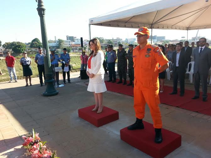 No aniversário do Acre, governadora em exercício faz a troca de bandeira na Gameleira