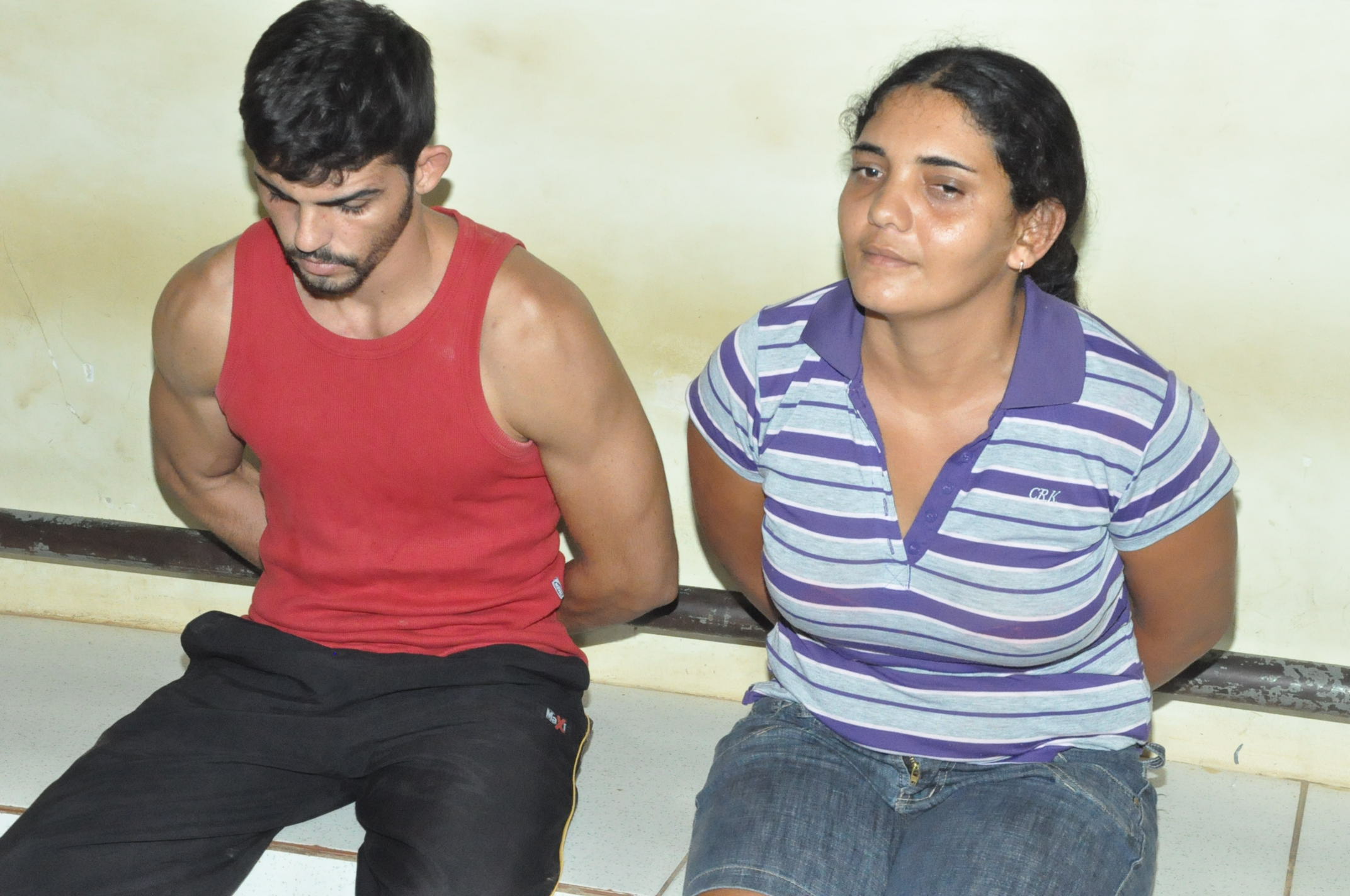Policiais Militares prendem casal suspeito de tráfico de drogas no Belo Jardim