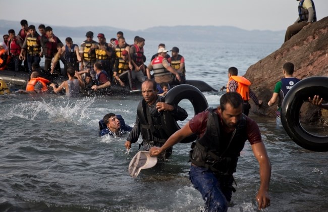 Centenas de migrantes estão em perigo perto da Ilha de Creta
