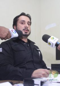 O delegado Roberto Lucena, recolheu para as celas da delegacia, dois suspeitos de estarem ligados no duplo homicídio