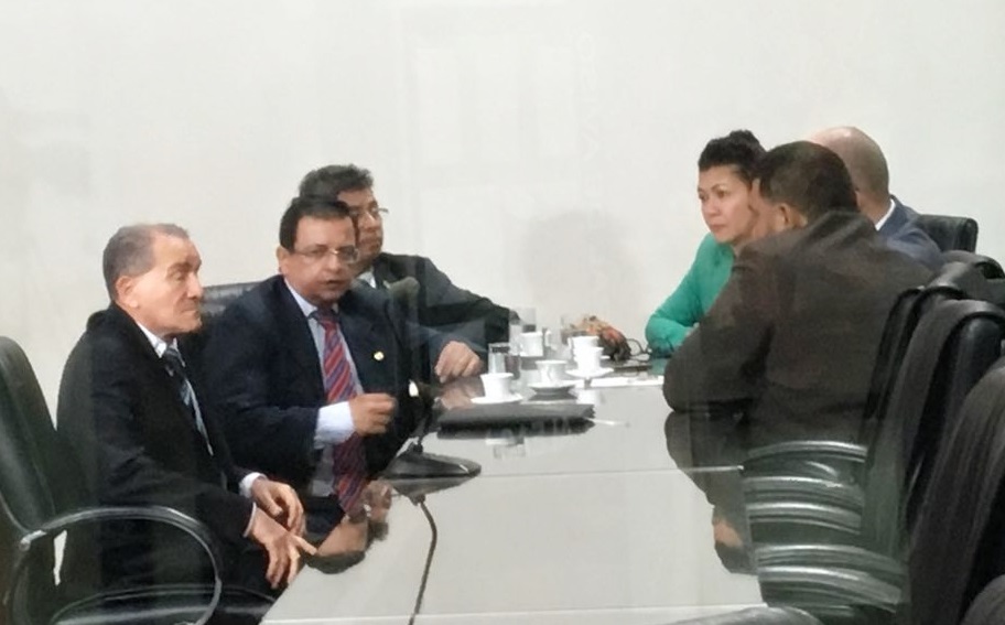 Oposição se reúne e decide que entrará com ação judicial para retomar ‘CPI das casas populares’