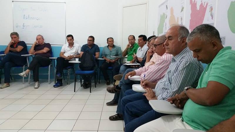“Ainda sonho com a união de toda a oposição”, diz Petecão depois de mais um encontro