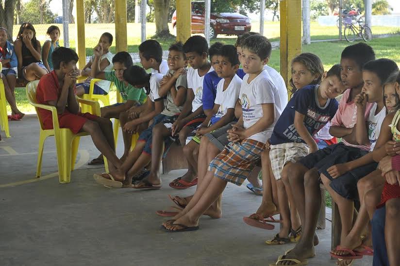 Trabalho: Sena Madureira promove palestra para alunos cadastrados no PETI
