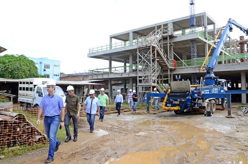 Advogado nega que obras do Shopping Popular estejam paralisadas por causa de Temer