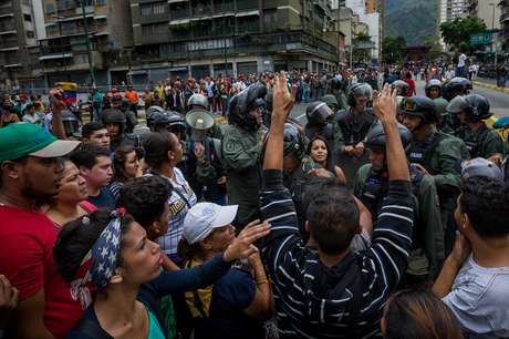 Falta de alimentos provoca confrontos na Venezuela