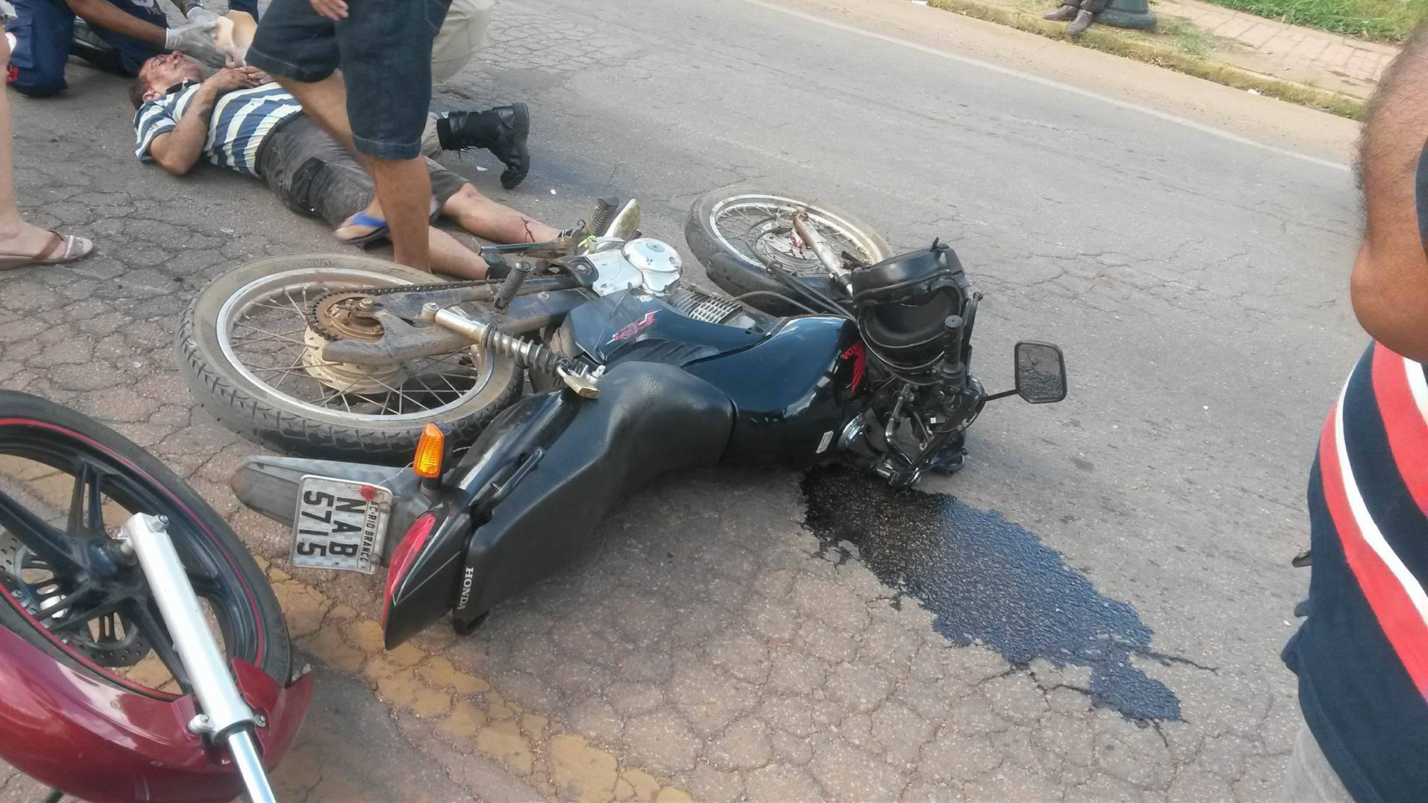 Acidente na Antônio da Rocha Viana acaba com dois motociclistas feridos