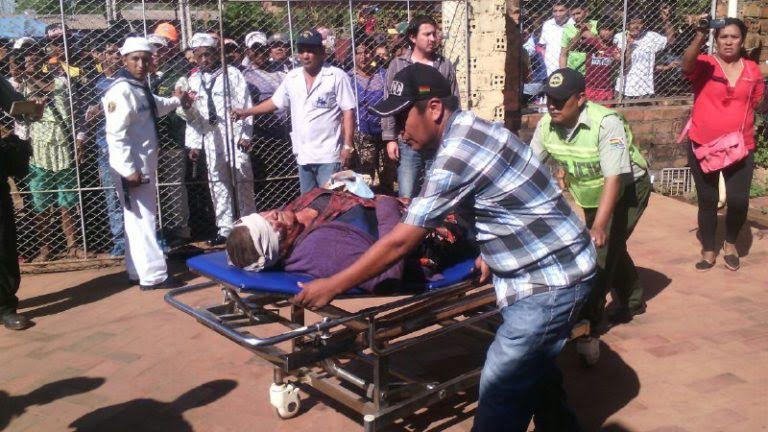 Morrem 4 em capotamento de ônibus na estrada que liga Pando a La Paz