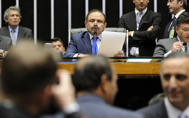 Eleição: Rodrigo Maia e Rogério Rosso vão para o segundo turno