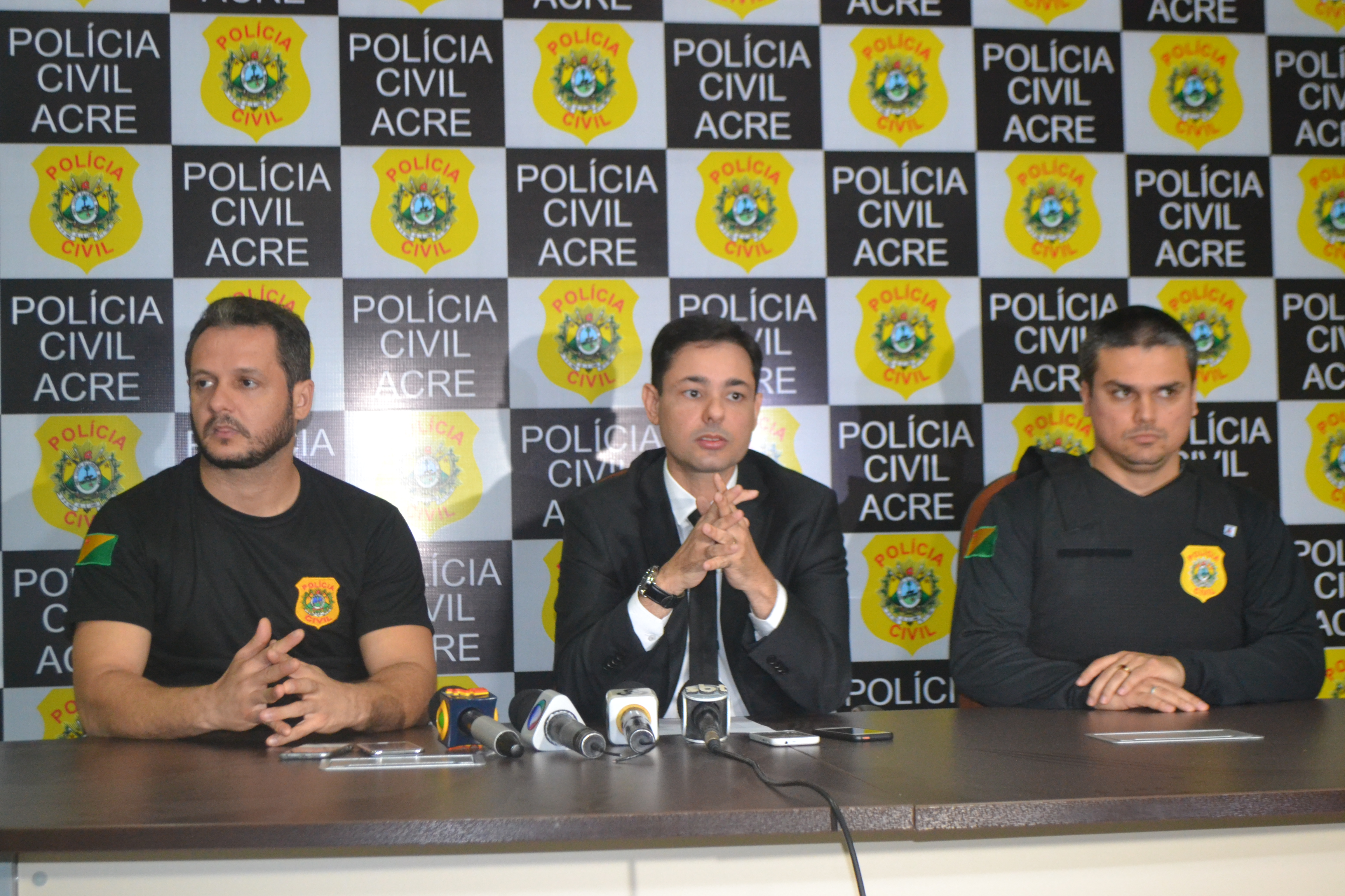 Polícia cumpre mandado de busca na casa de ex-gestores da Sehab envolvidos na Operação Lares