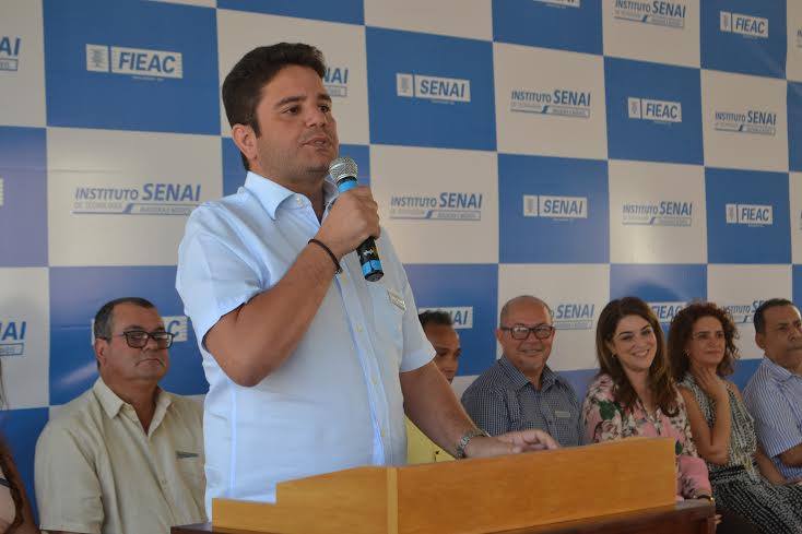 Gladson Cameli pede agilidade na construção do Anel Viário entre Epitaciolândia e Brasileia
