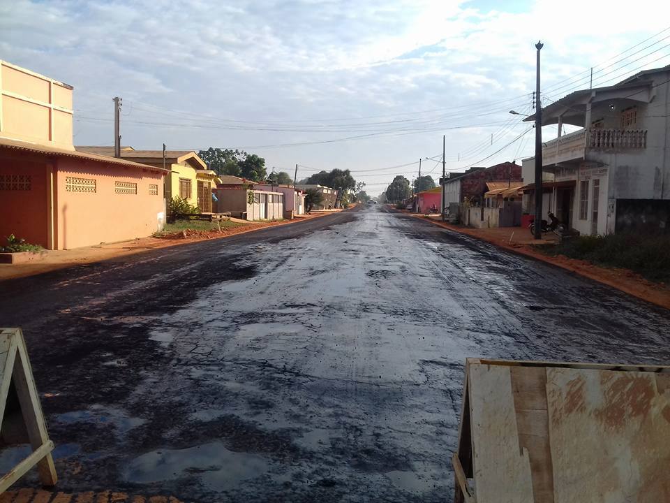 Prefeitura conclui trabalho de base para asfaltamento na Rua Cunha Vasconcelos