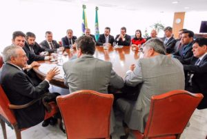 Bancada federal acreana em reunião com presidente interino MIchel Temer /Foto: Assessoria