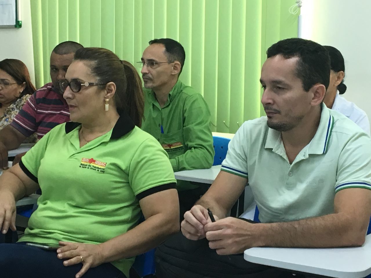 Trabalhadores da saúde protestam contra horários da Policlínica do Tucumã