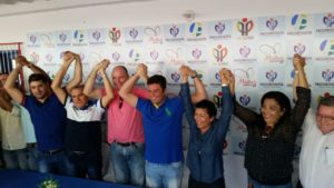 Representantes dos partidos durante ato de união /Foto: ContilNet