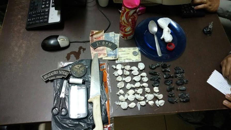 Capturados: trio é preso suspeito de tráfico de drogas no bairro Belo Jardim