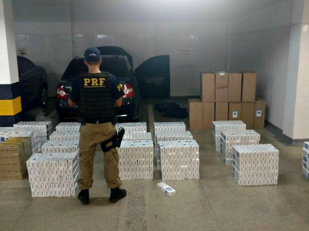 PRF prende homem com mais de 1.400 maços de cigarro contrabandeados na BR-317