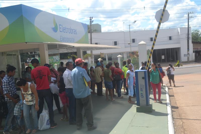 Mais de 500 famílias sofrem com a falta de energia em ramais do Bujari