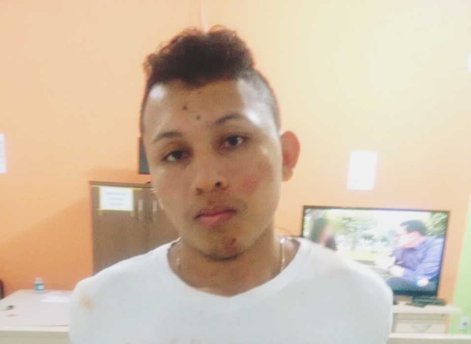 Homem com mandado de prisão preventiva em aberto é preso pela PM em Sena