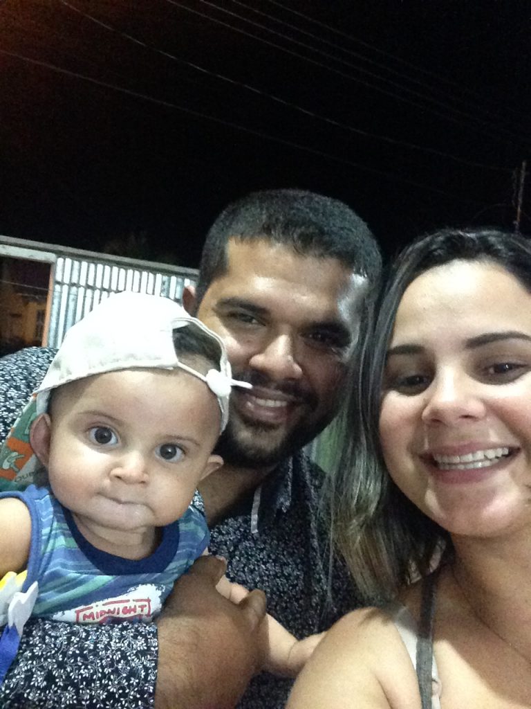 Família cria site e pede ajuda para custear tratamento de filho com câncer