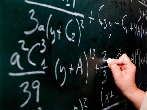 Ufac anuncia concurso para contratação de professor de Matemática