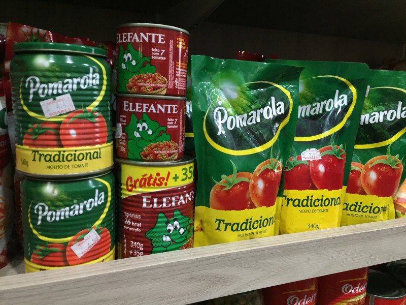 Pelos de rato em excesso são encontrados em extrato de tomate Pomarola e outras marcas famosas