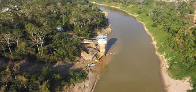 Depasa instala quinta bomba flutuante a fim de conter danos causados pela seca