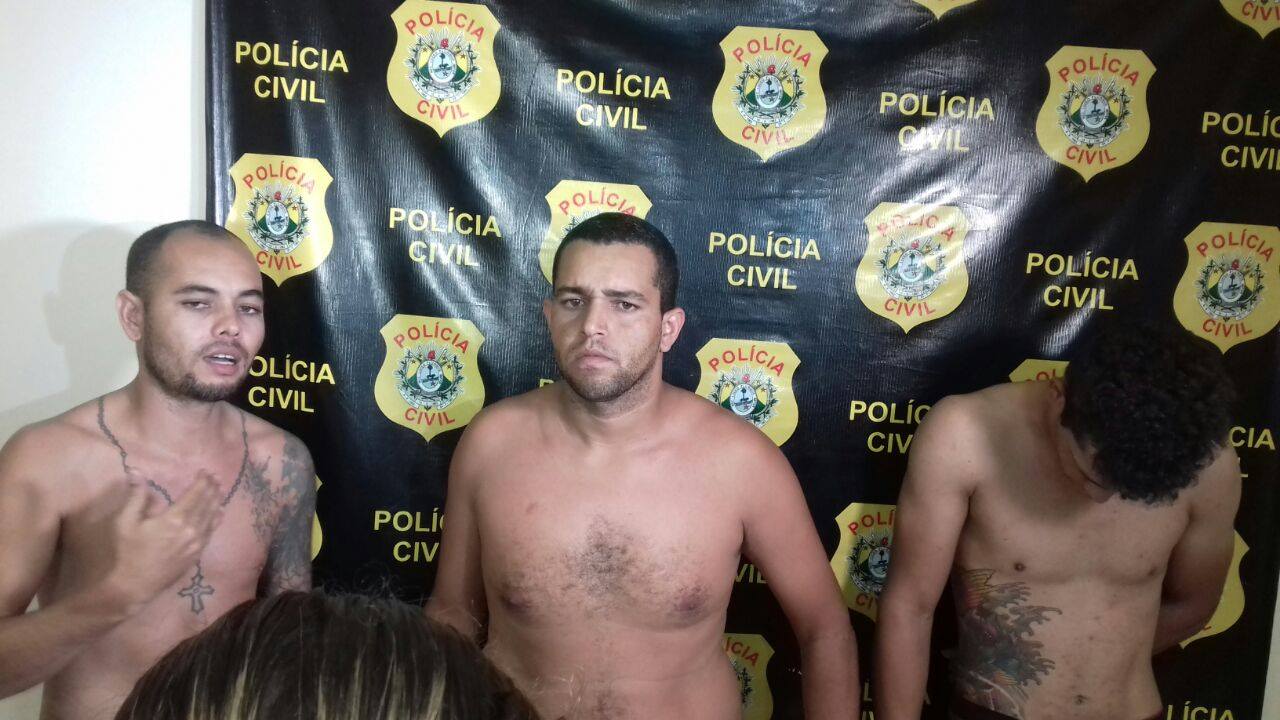 Polícia prende trio acusado de traficar drogas com R$ 15 mil no São Franisco
