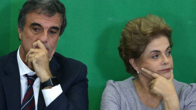 Acusação e defesa retomam julgamento do impeachment