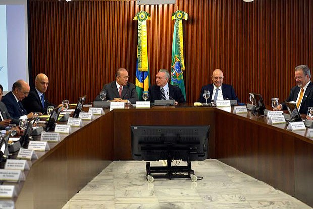 “É hora de pacificar o Brasil” diz presidente Michel Temer em primeira reunião ministerial