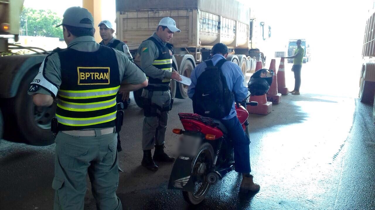Polícia Militar realiza trabalho ostensivo de fiscalizaçao na área da Tucandeira