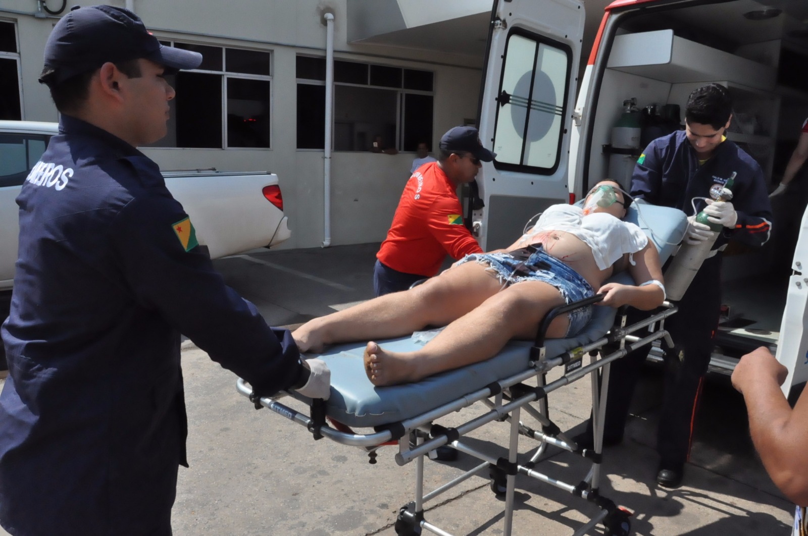 Adolescente perde discussão e esfaqueia própria irmã no Bairro Chico Mendes