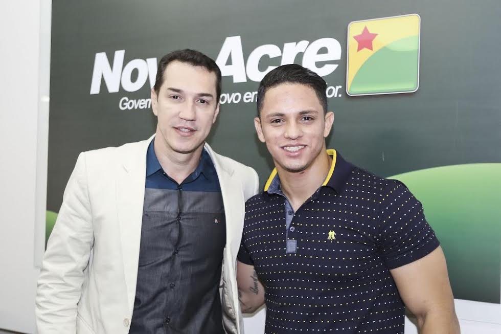 Ney assume governo e cumpre extensa agenda; juventude e rio Acre foram pautas