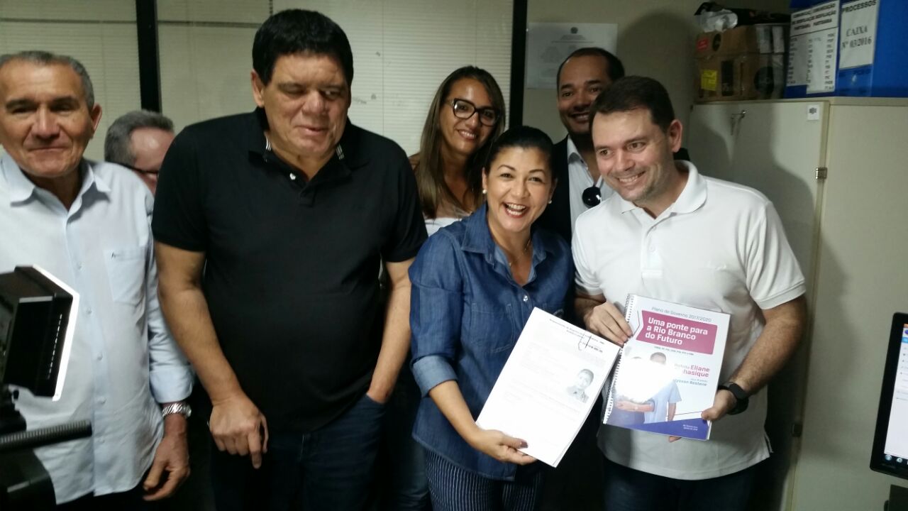 Eleições: Eliane Sinhasique oficializa no TRE candidatura à prefeitura de Rio Branco