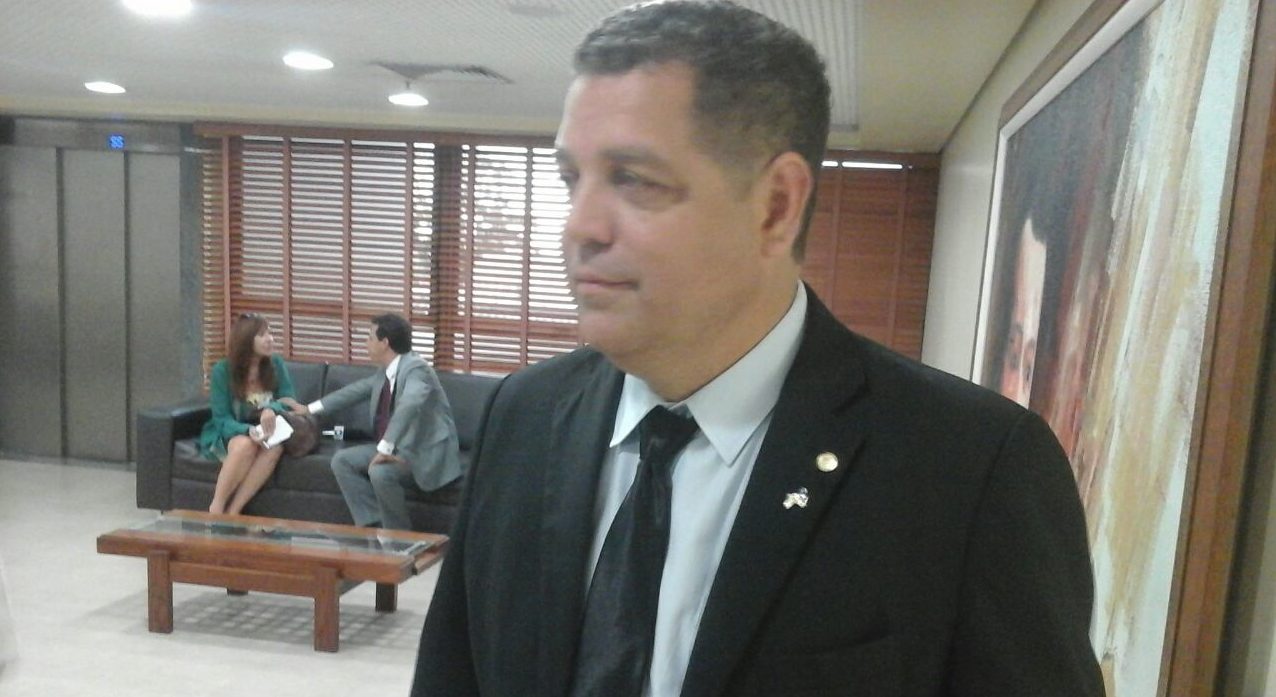 Rocha afirma que se população seguir conselho de petista “vai faltar delegacia para tanta gente”