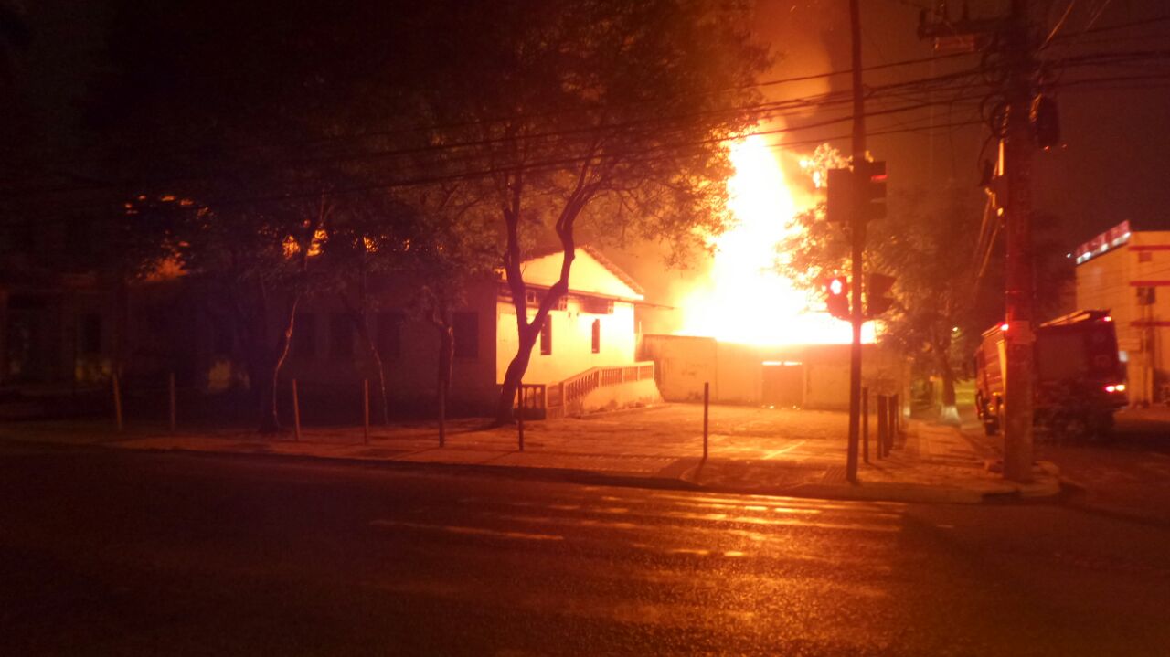 Forças de Segurança controlam mais um incêndio na antiga sede da PF