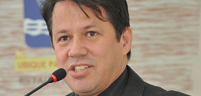 Vereadora Graça da Baixada continua dando “dor de cabeça” e Artêmio faz “vista grossa”