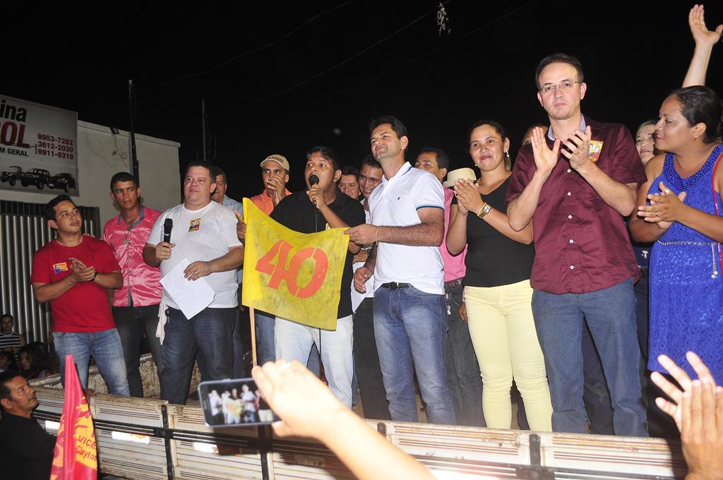 Mano e Cleiton inauguram comitê; “Mais preparado para administrar Sena Madureira”, diz Rufino