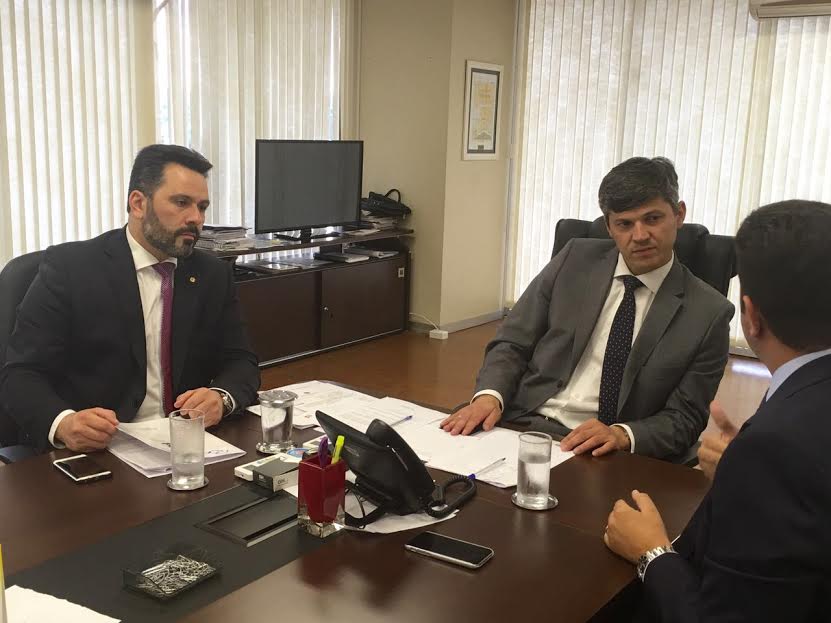 Alan Rick e Gladson Cameli se reúnem em Brasília com diretor geral do DNIT