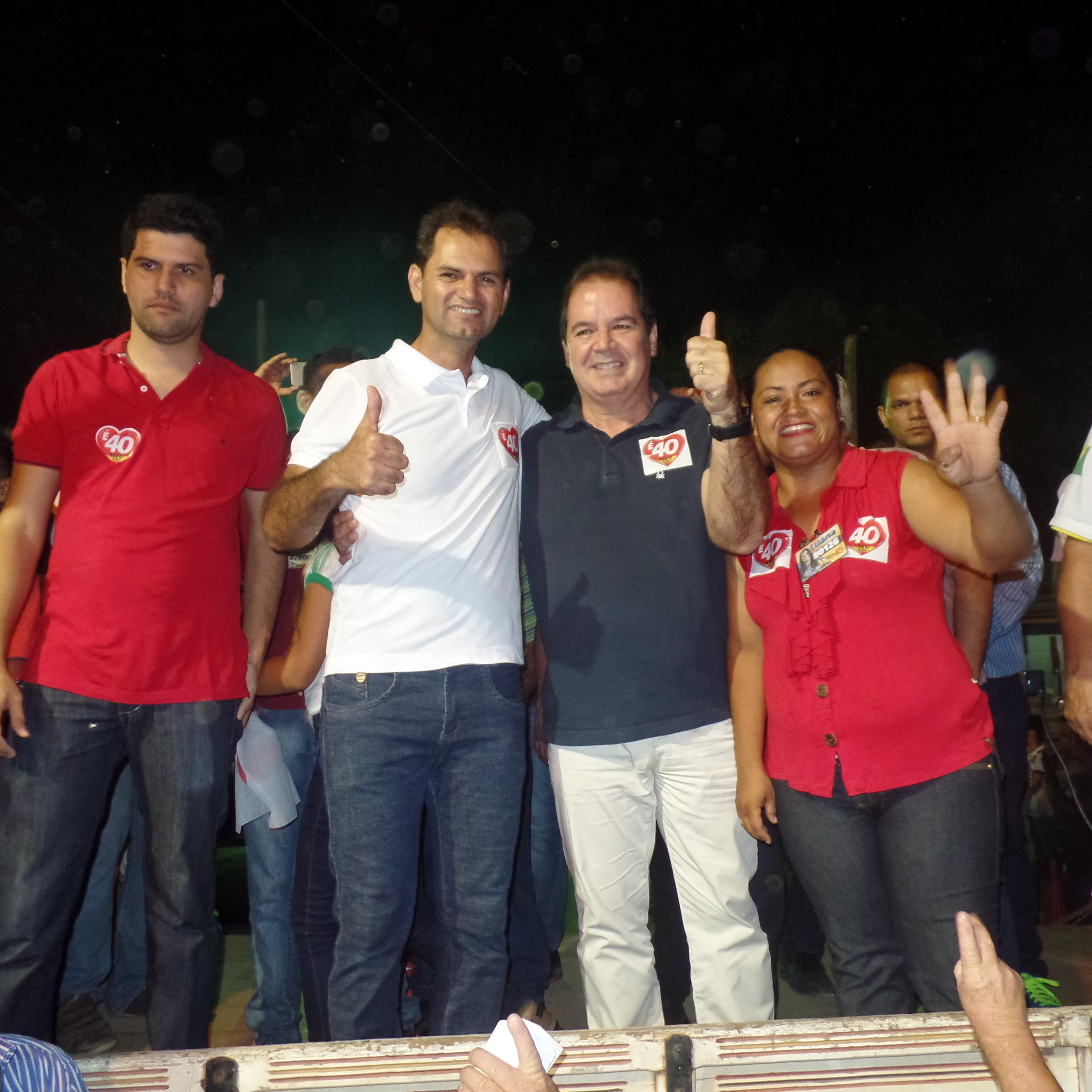 Reunião de Mano e Cleyton é prestigiada por centenas de moradores na Cidade Nova